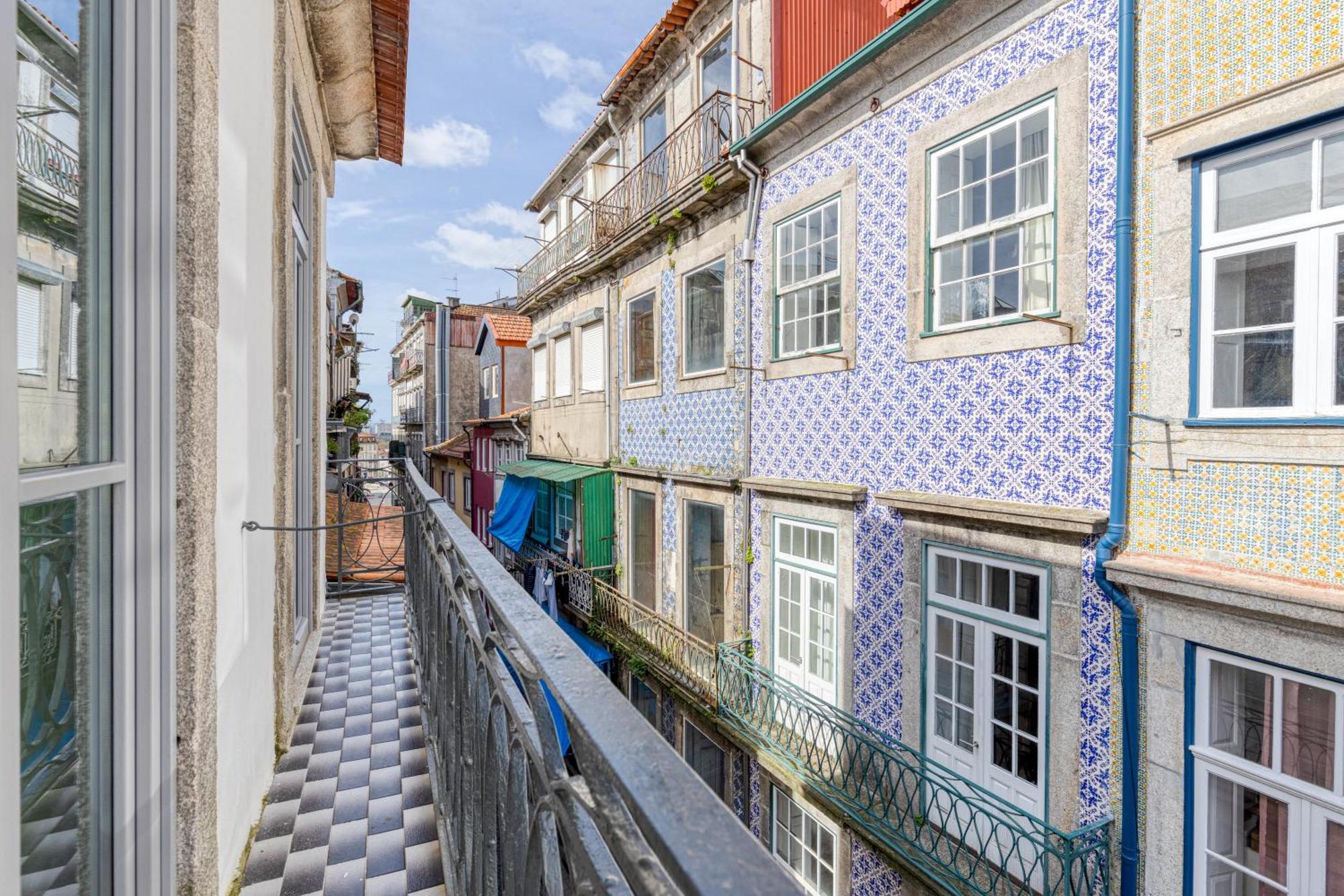 Апартаменты Oporto Guest Casa Dos Clerigos Экстерьер фото