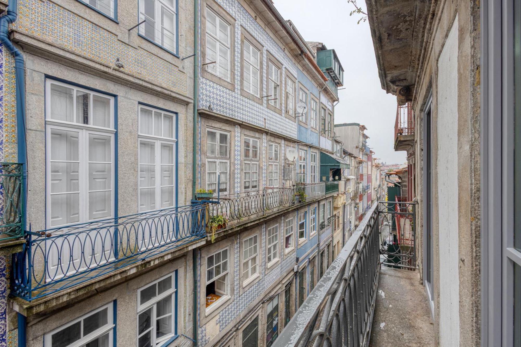 Апартаменты Oporto Guest Casa Dos Clerigos Экстерьер фото